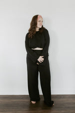 Load image into Gallery viewer, Ladies Relaxed LS Top
